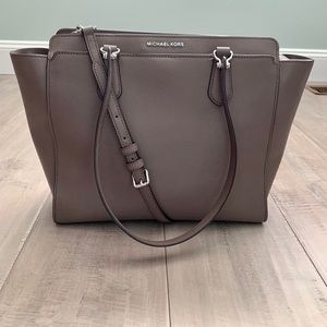Michael Kors Dee Dee Saffiano Tote